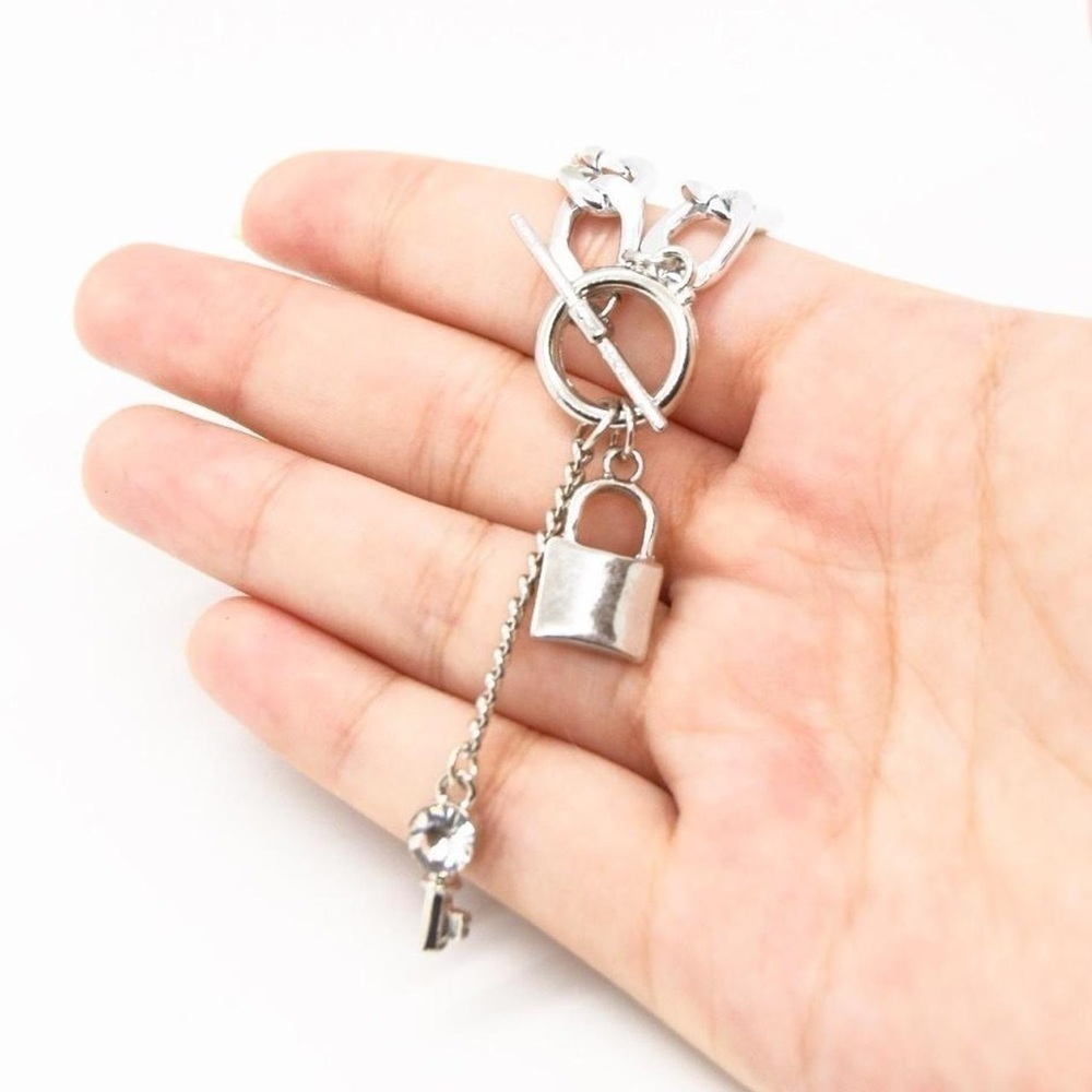 Key and Padlock Toggle Chain - Picture 4 of 5